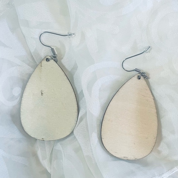 NWT Teardrop Mickey Mouse Wood Earrings - Picture 3 of 6